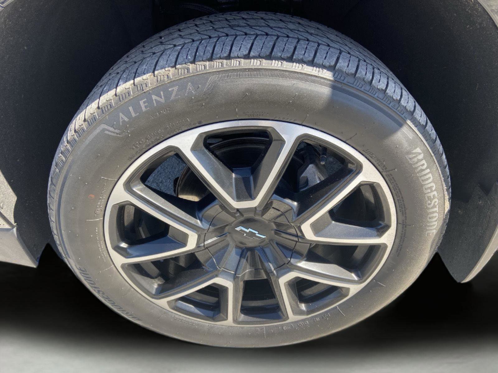 Used 2023 Chevrolet Suburban RST w/ Luxury Package AWD/4WD image 39