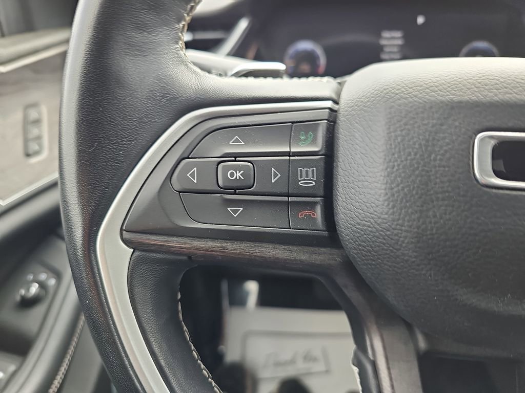Used 2022 Jeep Grand Cherokee L Limited RWD image 23
