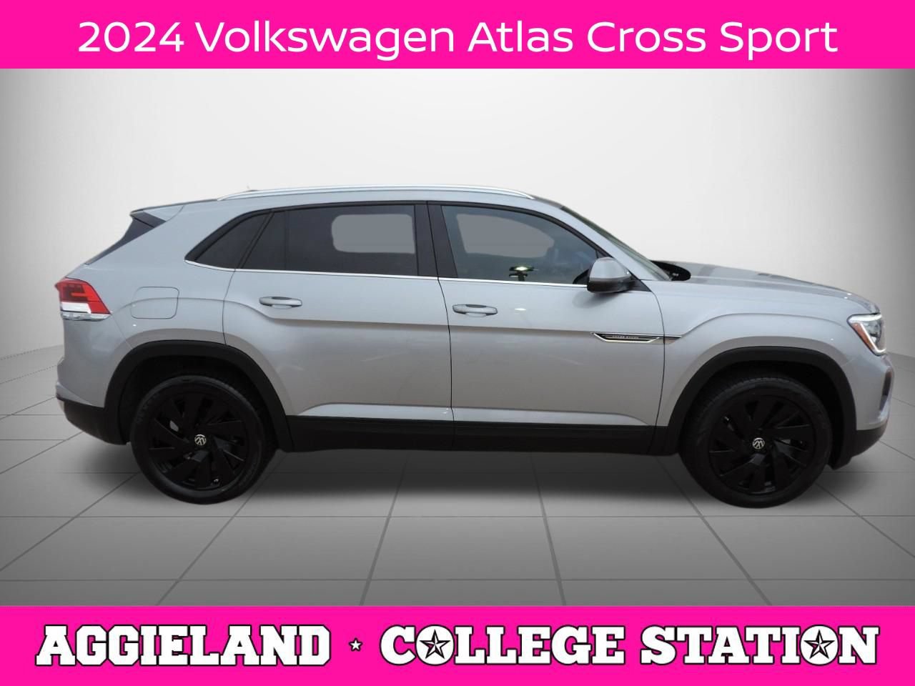 Used 2024 Volkswagen Atlas Cross Sport SE FWD image 2