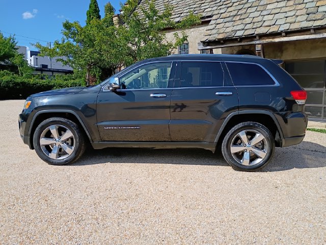 Used 2016 Jeep Grand Cherokee Limited w/ Trailer Tow Group IV RWD image 9
