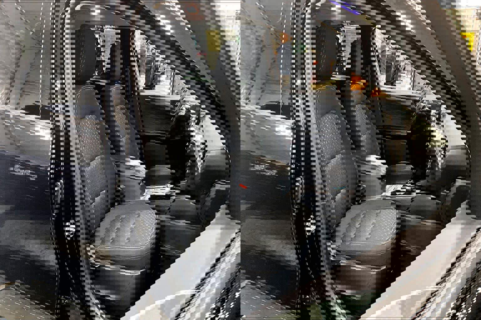 Used 2025 Ford Escape Active w/ Cold Weather Package image 9