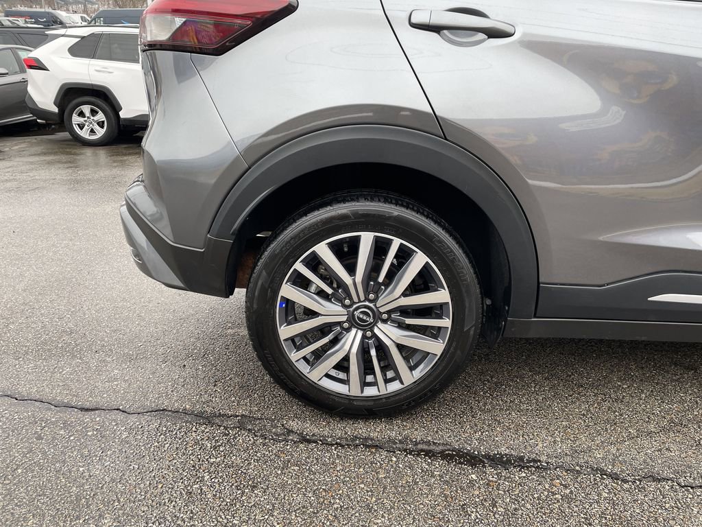 Used 2024 Nissan Kicks SR image 12