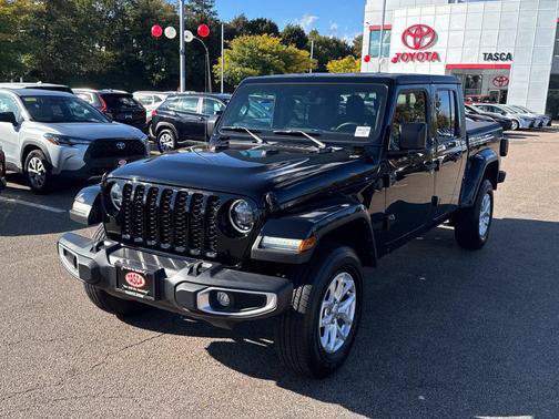 Used 2023 Jeep Gladiator Sport AWD/4WD image 3