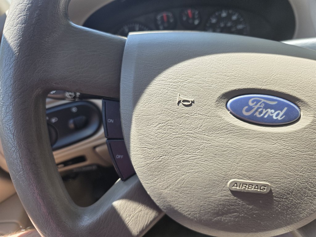 Used 2007 Ford Taurus SE FWD image 20