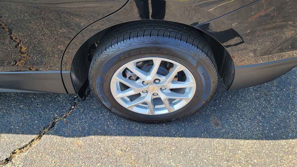 Used 2023 Chevrolet Equinox LT w/ Driver Convenience Package image 8