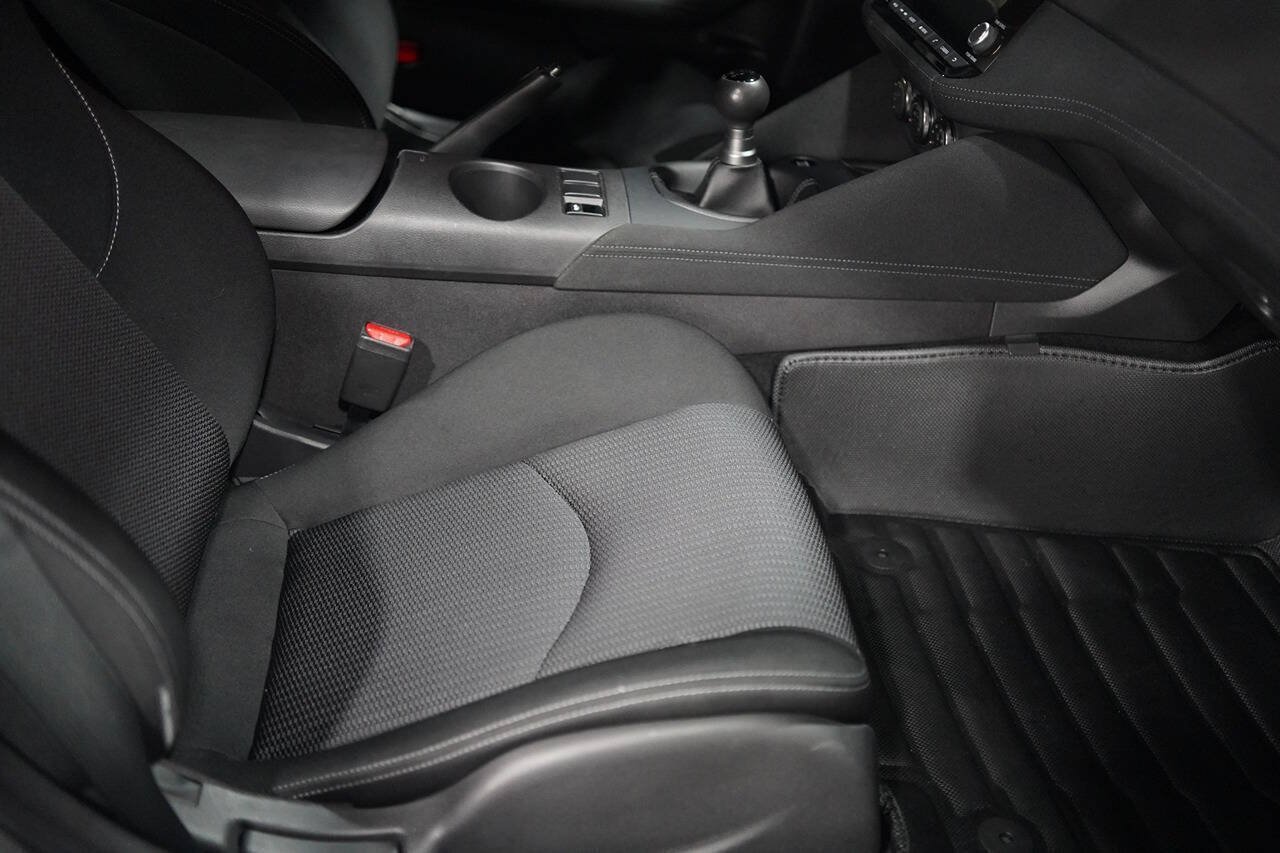 Used 2025 Nissan Z Sport w/ Floor Mat Package RWD image 79