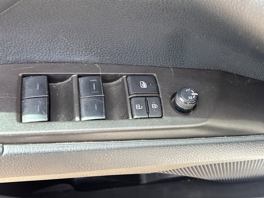 Used 2024 Toyota Camry SE image 8