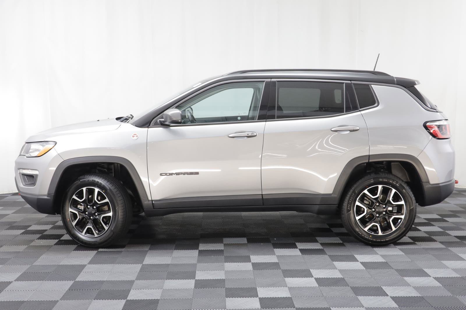 Used 2019 Jeep Compass Trailhawk w/ Cold Weather Group image 4