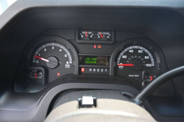 Used 2009 Ford E-150 and Econoline 150 Wagon RWD image 15