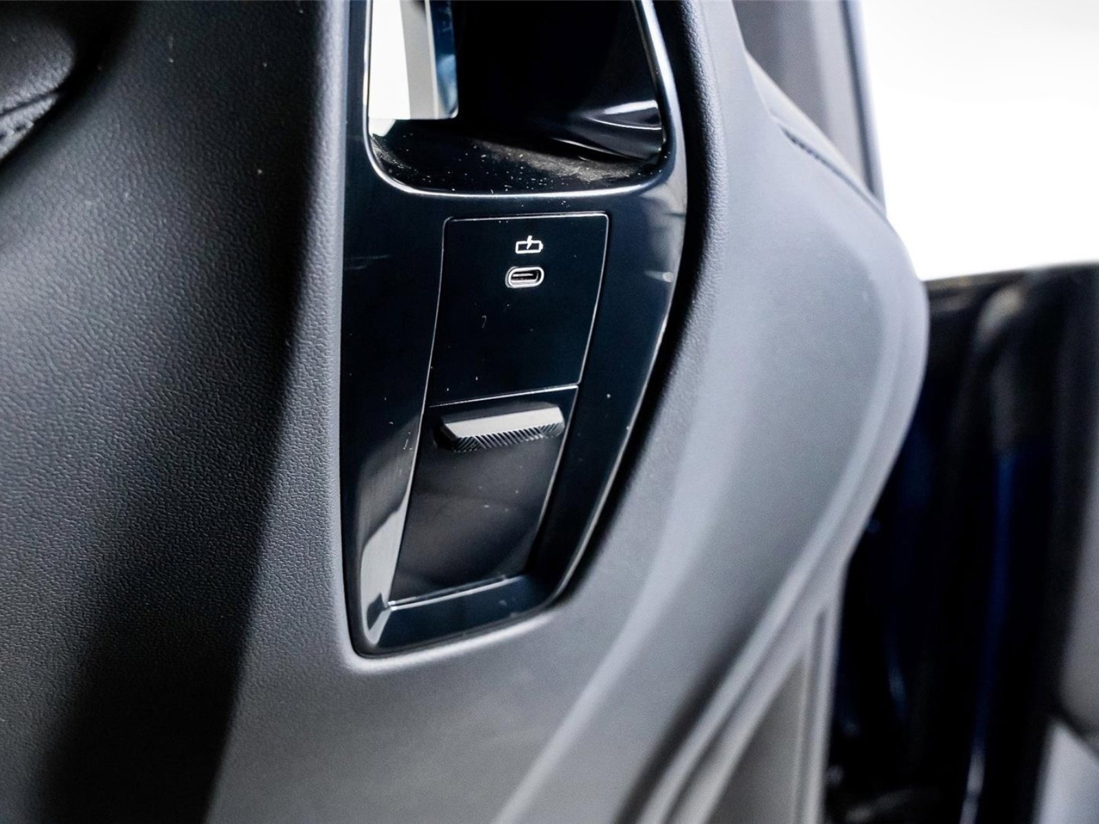 Used 2024 BMW iX M60 image 61