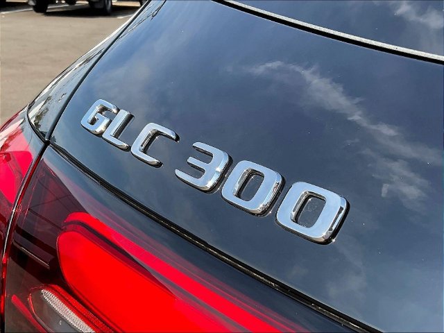 Used 2026 Mercedes-Benz GLC 300 4MATIC image 26