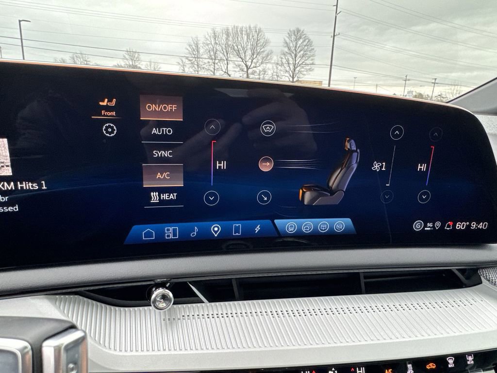 New 2026 Cadillac Optiq Luxury 2 image 19