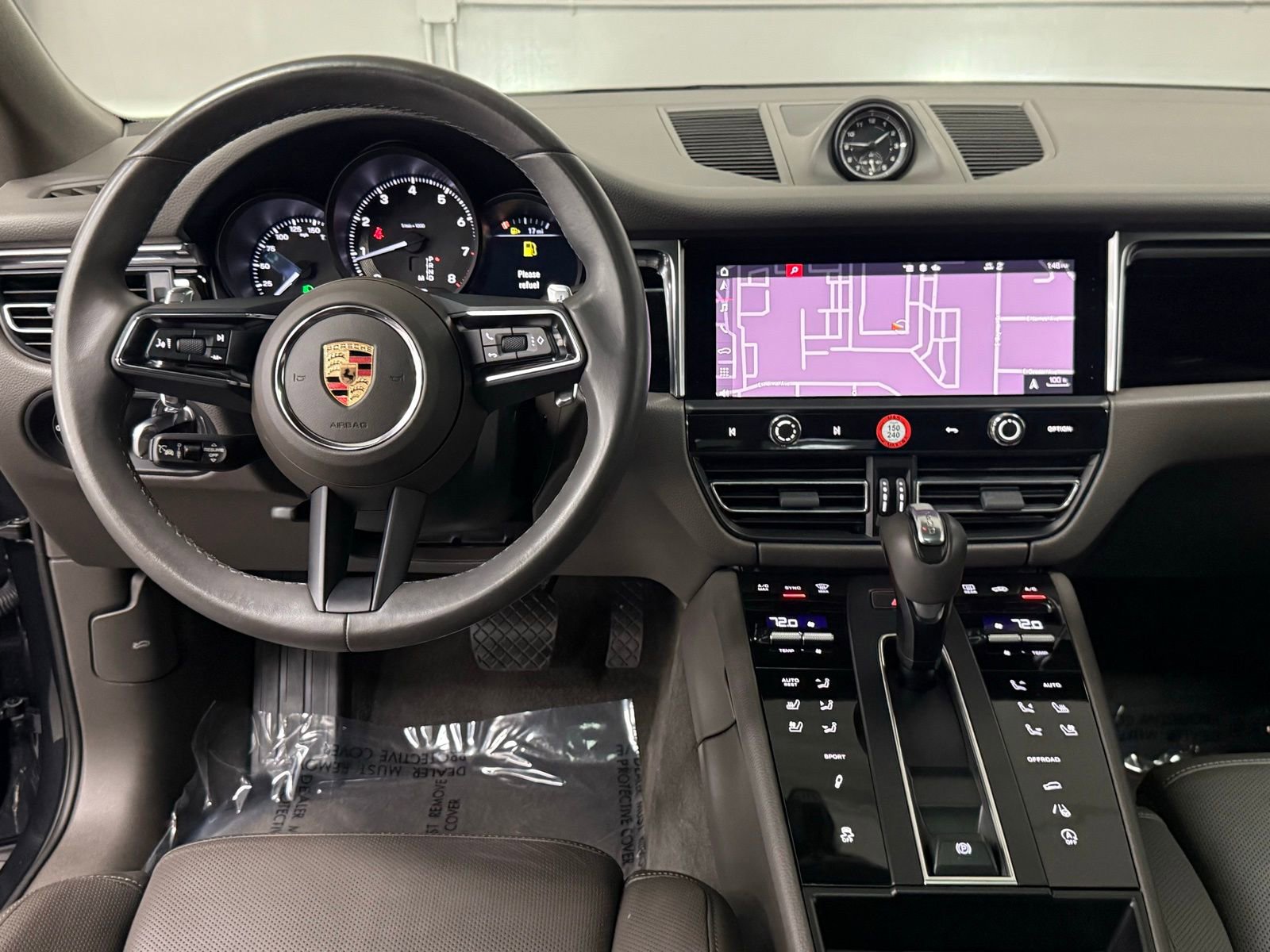 Used 2024 Porsche Macan w/ Premium Plus Package image 37