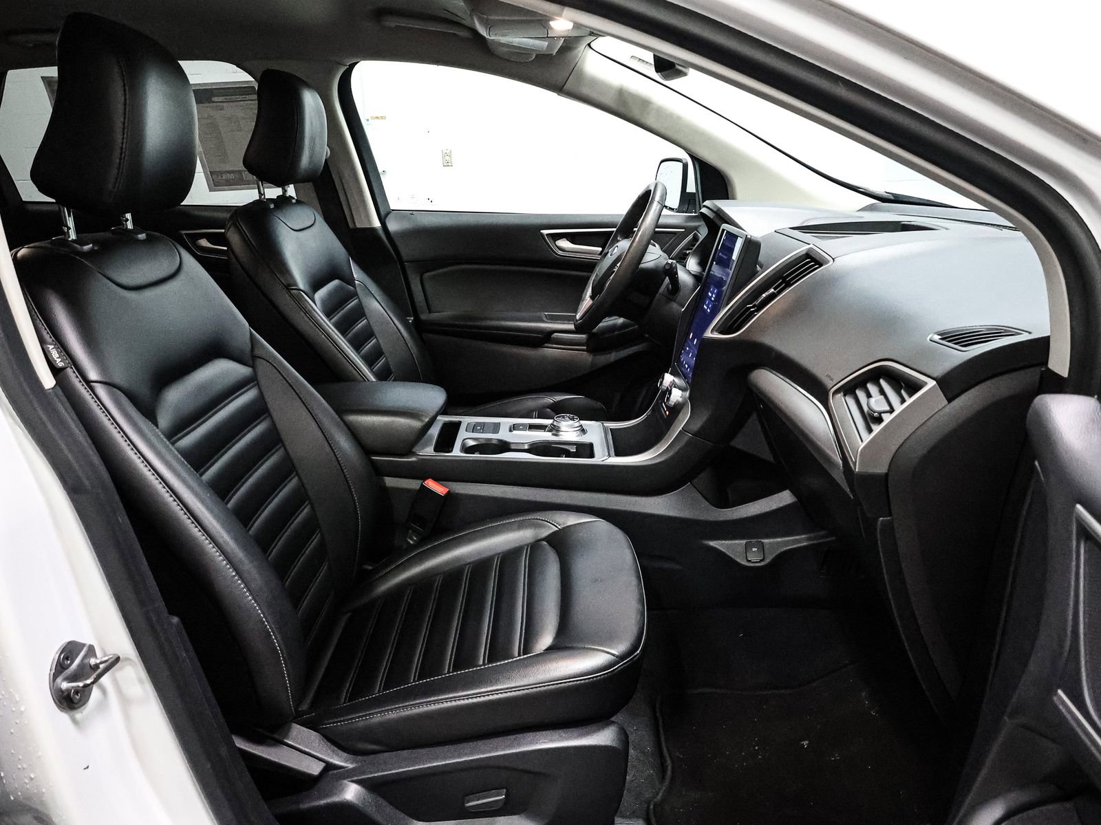 Used 2022 Ford Edge SEL image 23