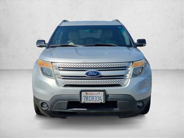 Used 2015 Ford Explorer XLT w/ Equipment Group 202B FWD image 2