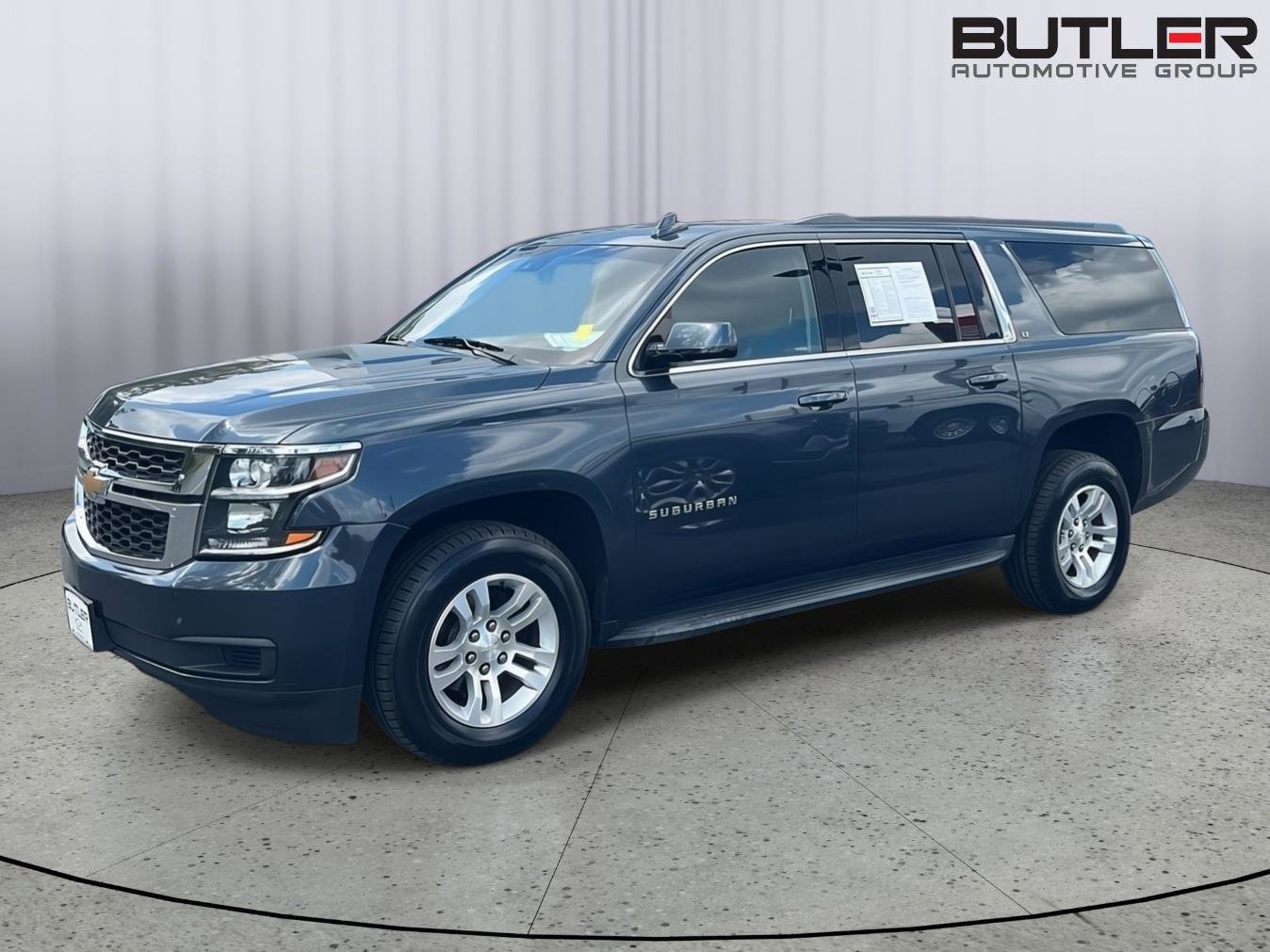 Used 2019 Chevrolet Suburban LT image 2