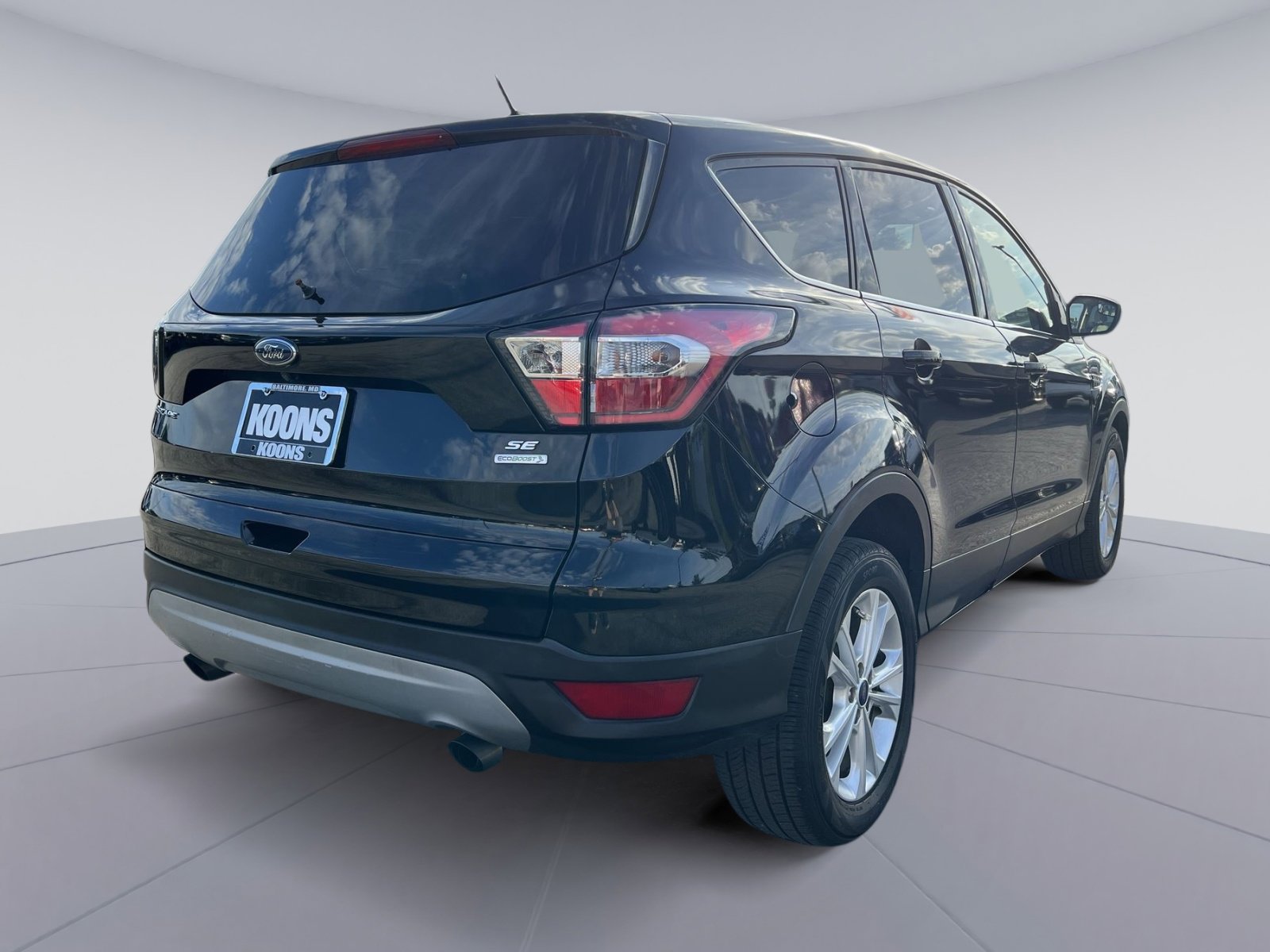 Used 2017 Ford Escape SE image 16