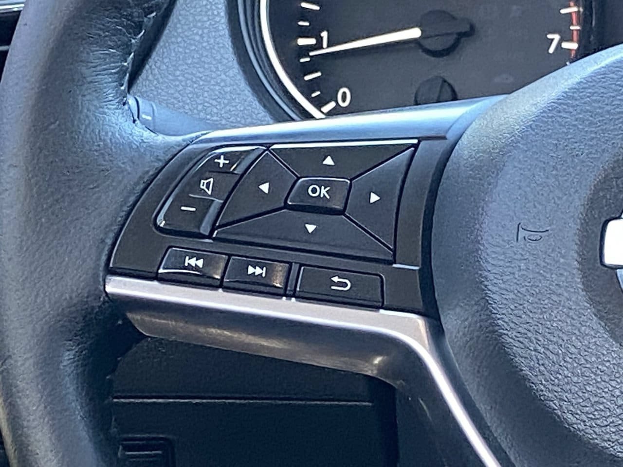 Certified 2020 Nissan Rogue SV FWD image 26