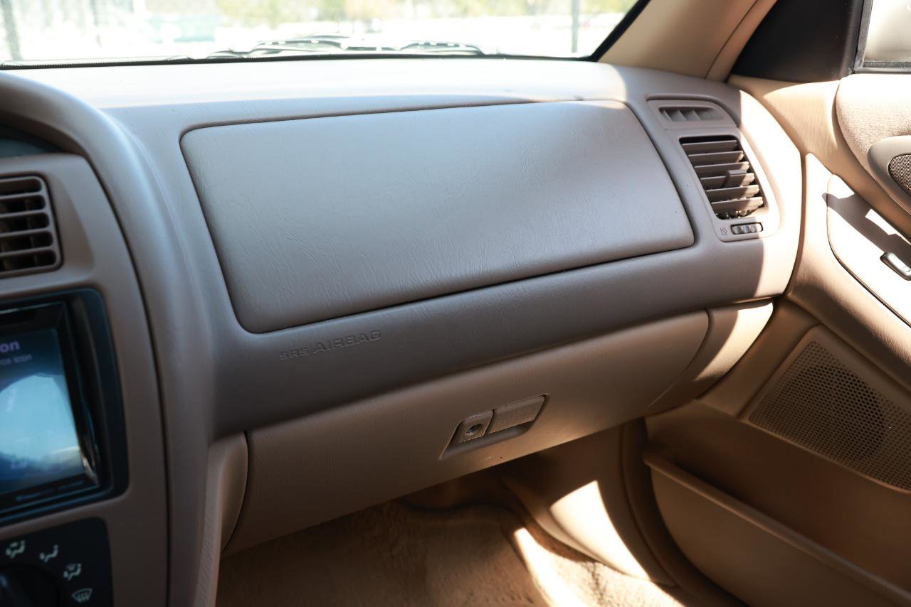 Used 1996 Toyota Avalon XL FWD image 40