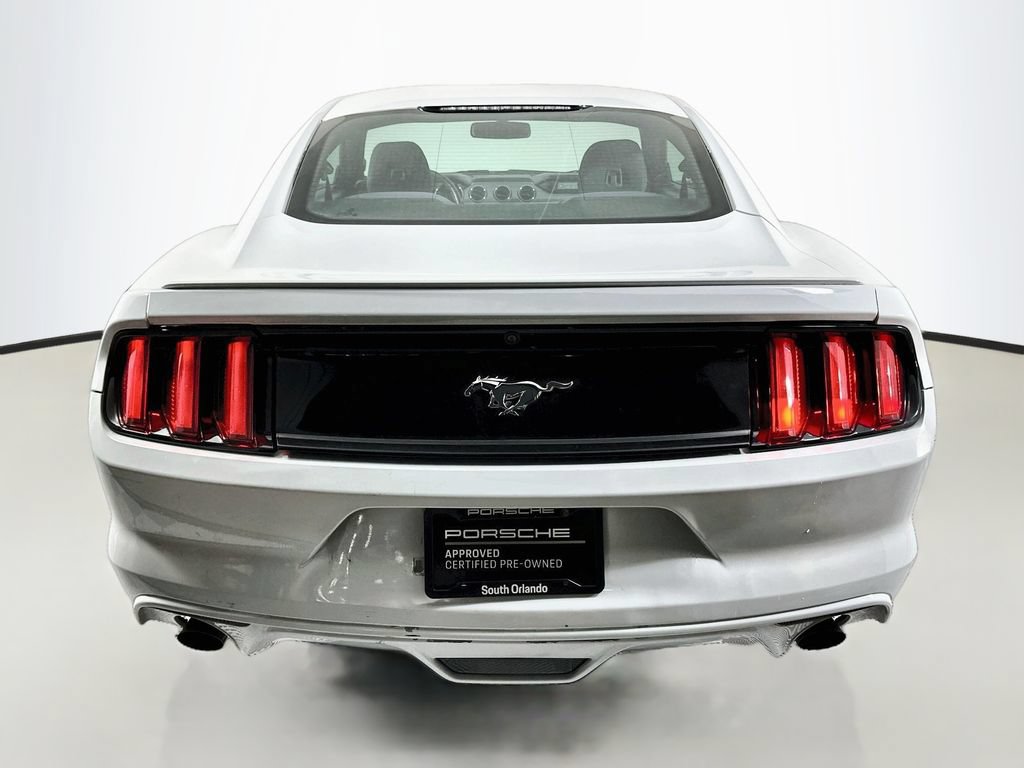 Used 2016 Ford Mustang Coupe RWD image 10