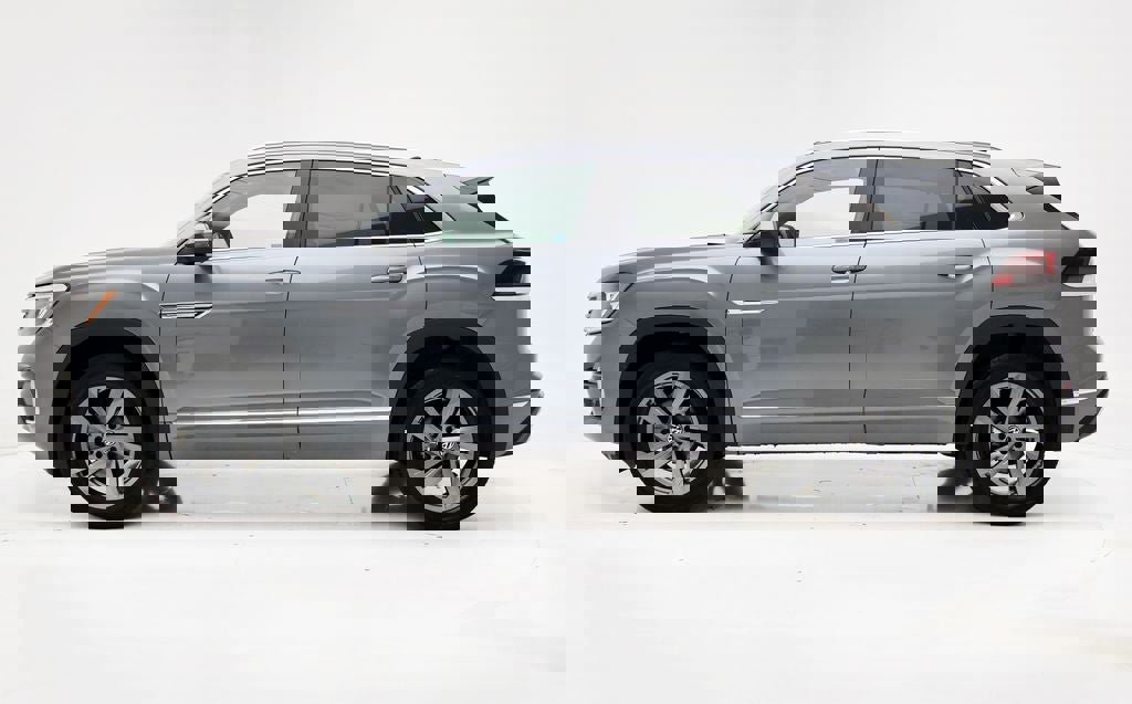 Used 2024 Volkswagen Atlas Cross Sport SEL R-Line image 6