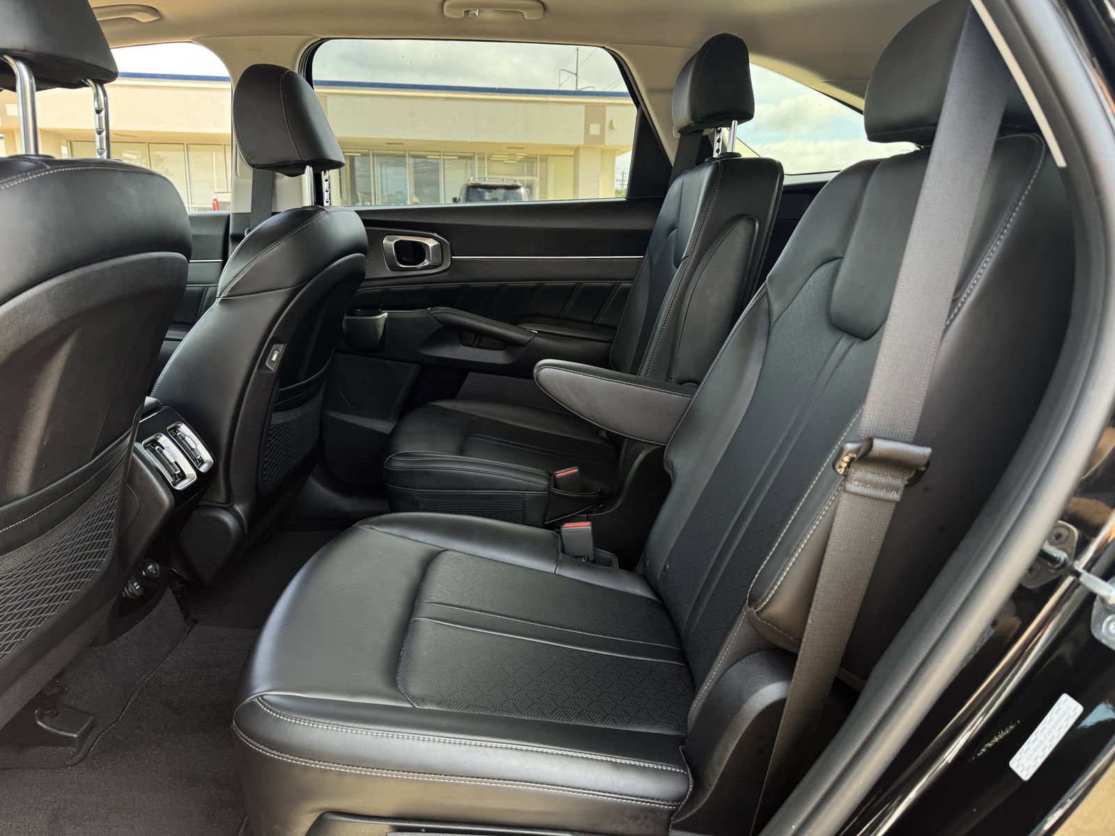 Used 2023 Kia Sorento SX AWD/4WD image 27