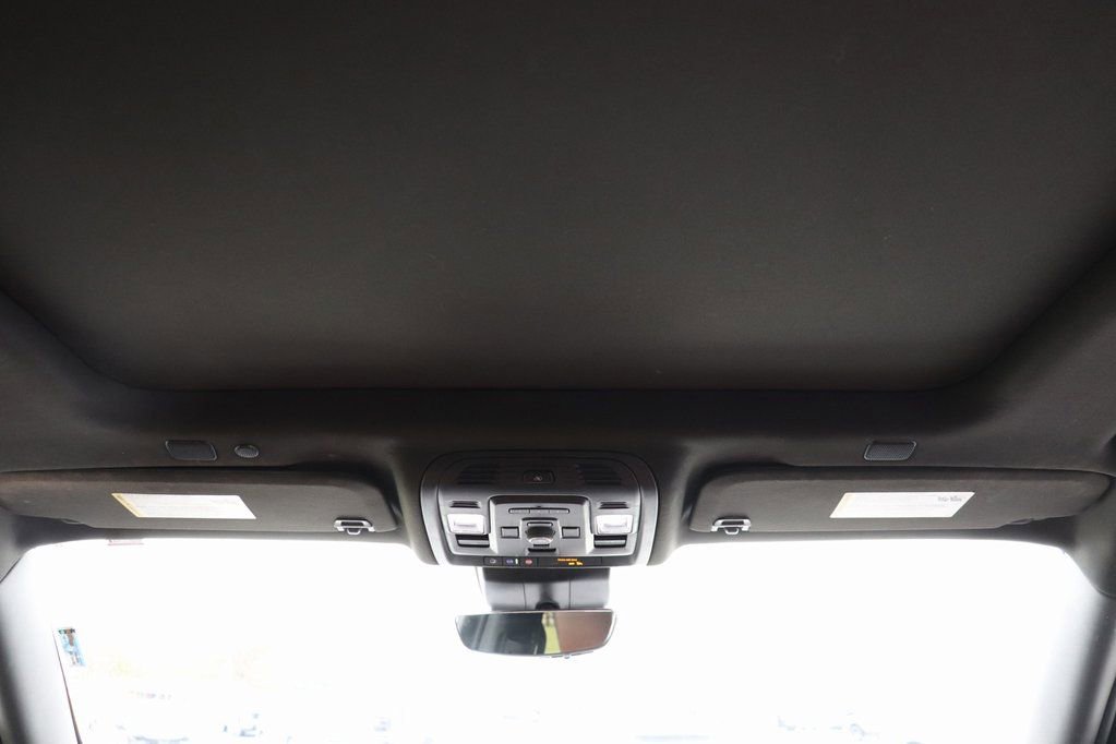 Used 2023 GMC Yukon XL Denali Ultimate image 33