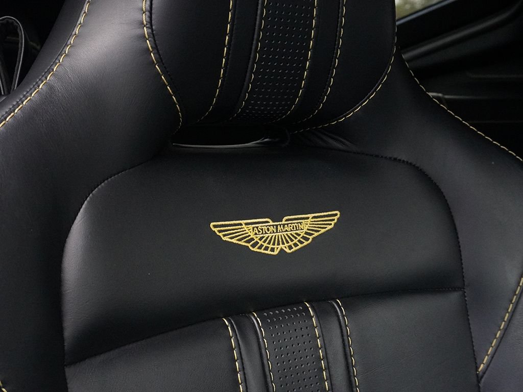 Used 2020 Aston Martin V8 Vantage Coupe RWD image 33