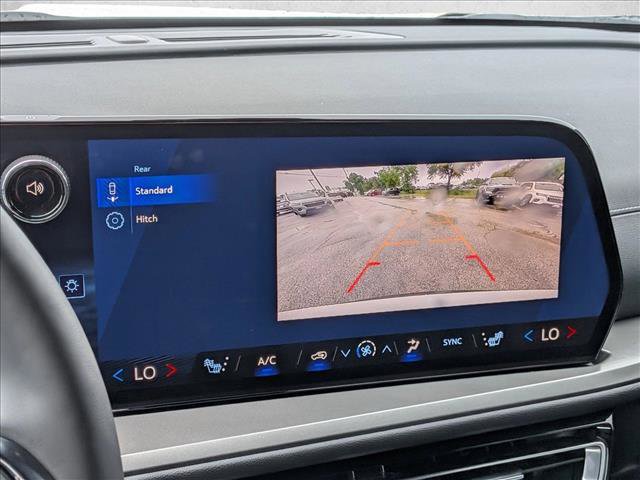 Used 2026 Chevrolet Traverse LT FWD image 13