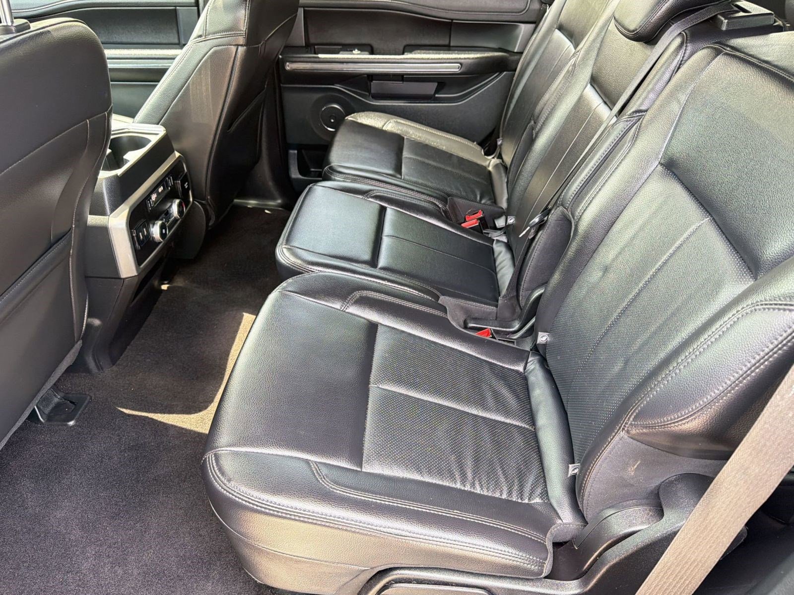 Used 2020 Ford Expedition XLT w/ Equipment Group 202A AWD/4WD image 24