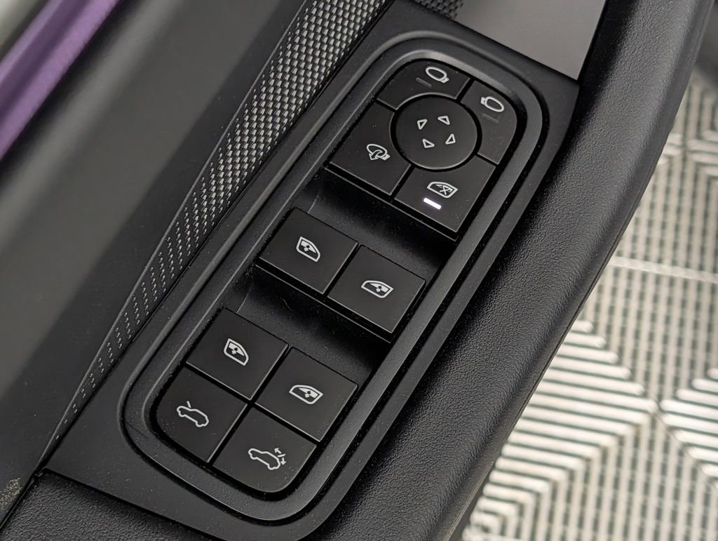 New 2026 Porsche Macan 4 Electric image 27