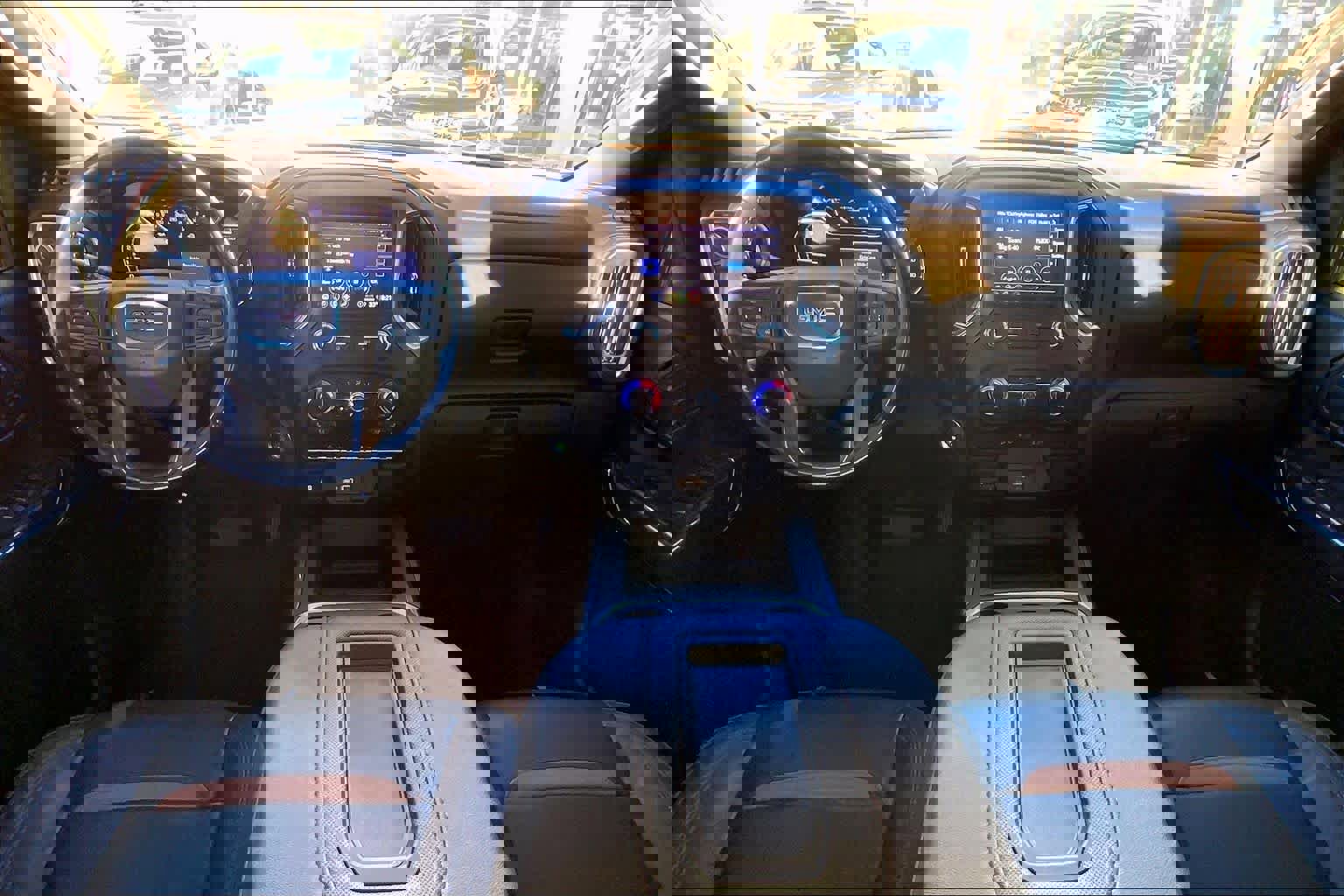 Used 2022 GMC Sierra 2500 AT4 w/ Gooseneck/5TH Wheel Package image 14