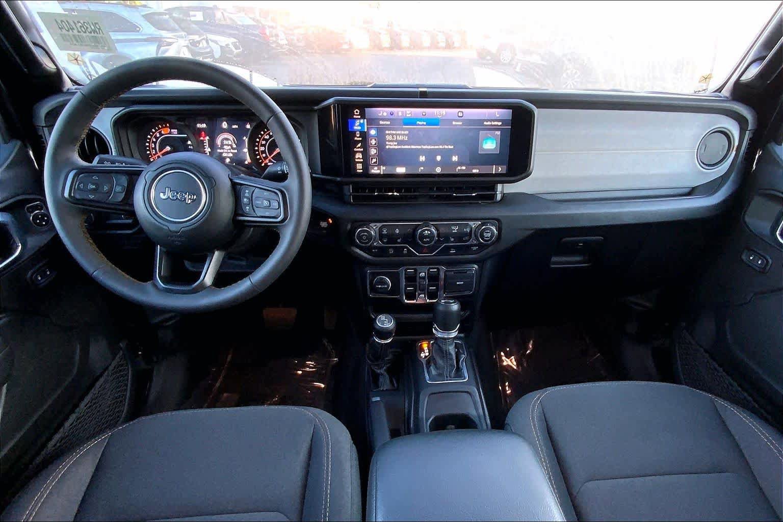 Used 2024 Jeep Wrangler Unlimited Sport AWD/4WD image 15
