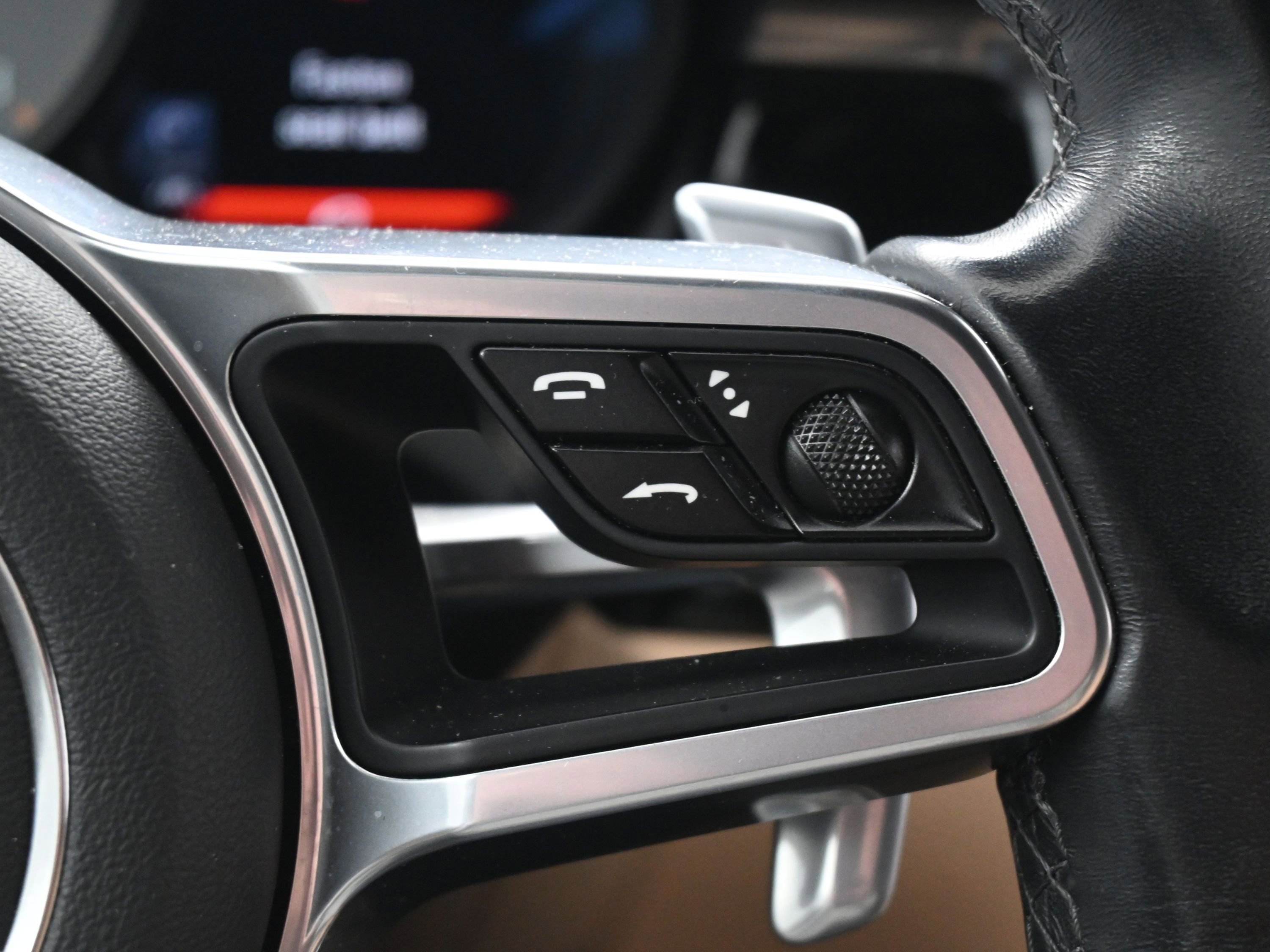 Certified 2020 Porsche Macan S image 22