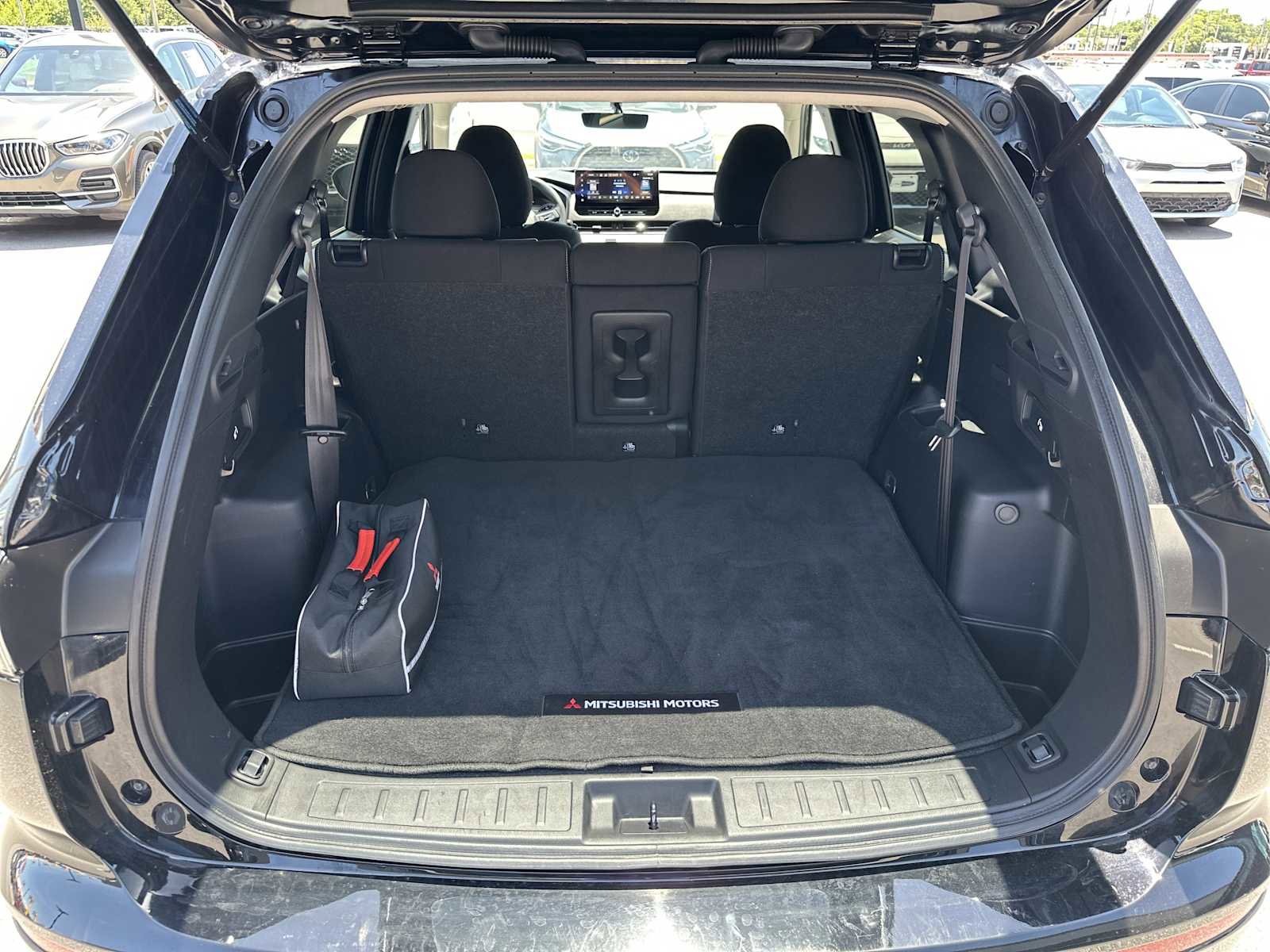 Used 2025 Mitsubishi Outlander ES FWD image 22