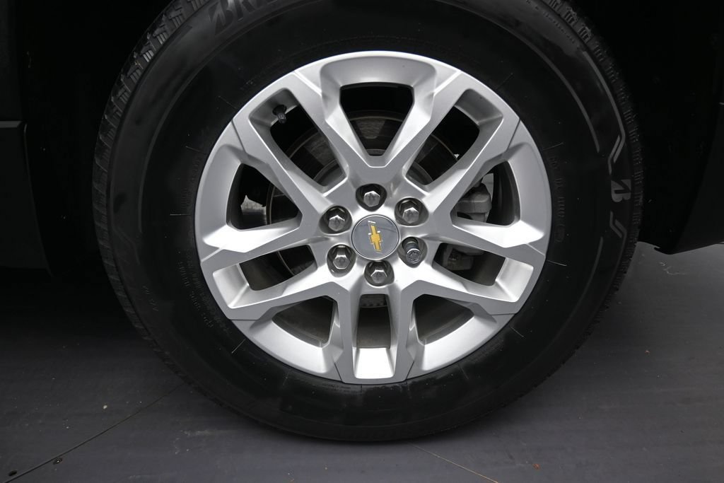 Used 2022 Chevrolet Traverse LS FWD image 10