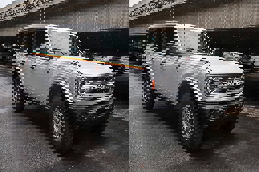 New 2025 Ford Bronco Badlands image 3