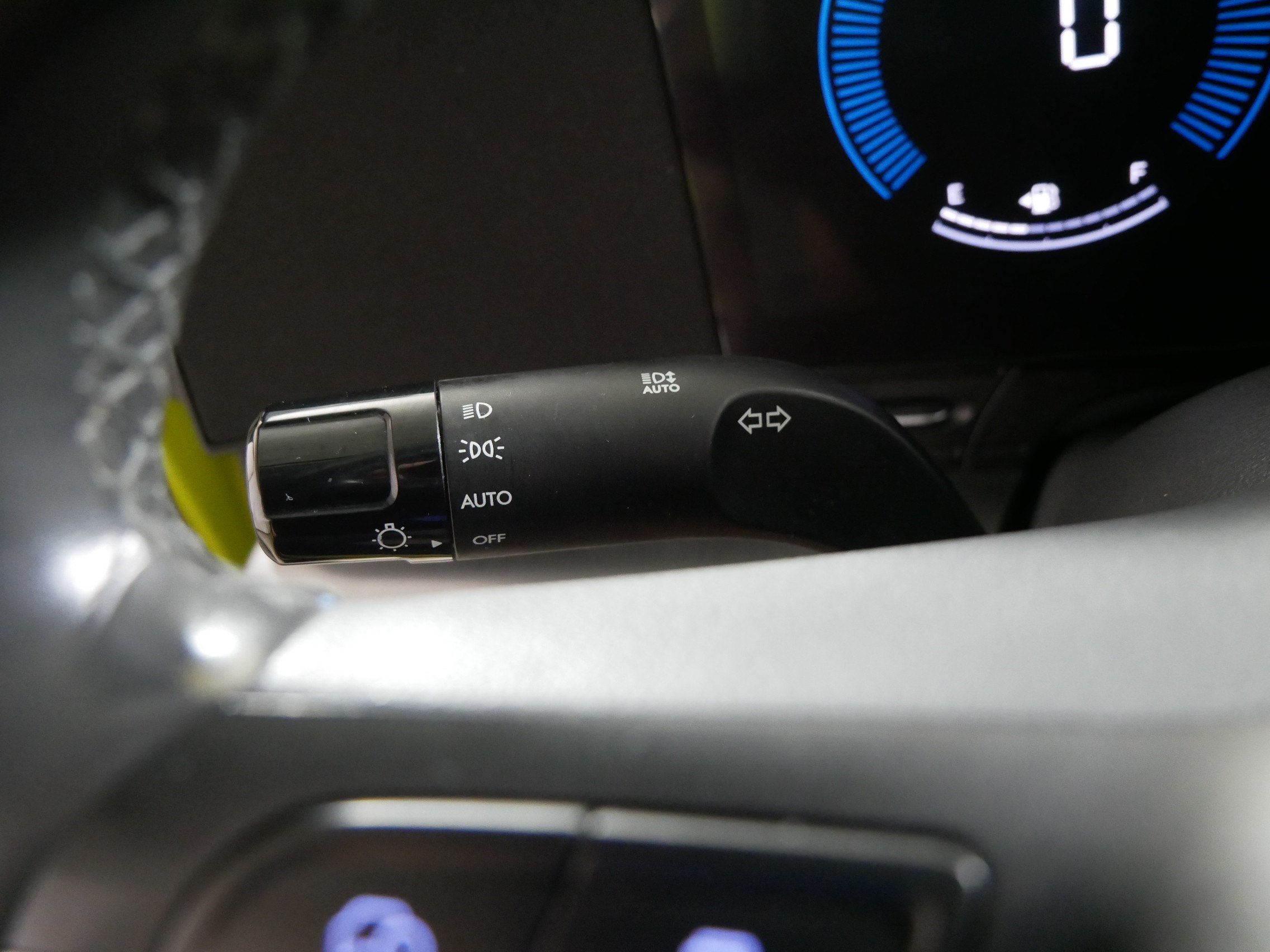 Used 2025 Hyundai Kona SEL AWD/4WD image 32