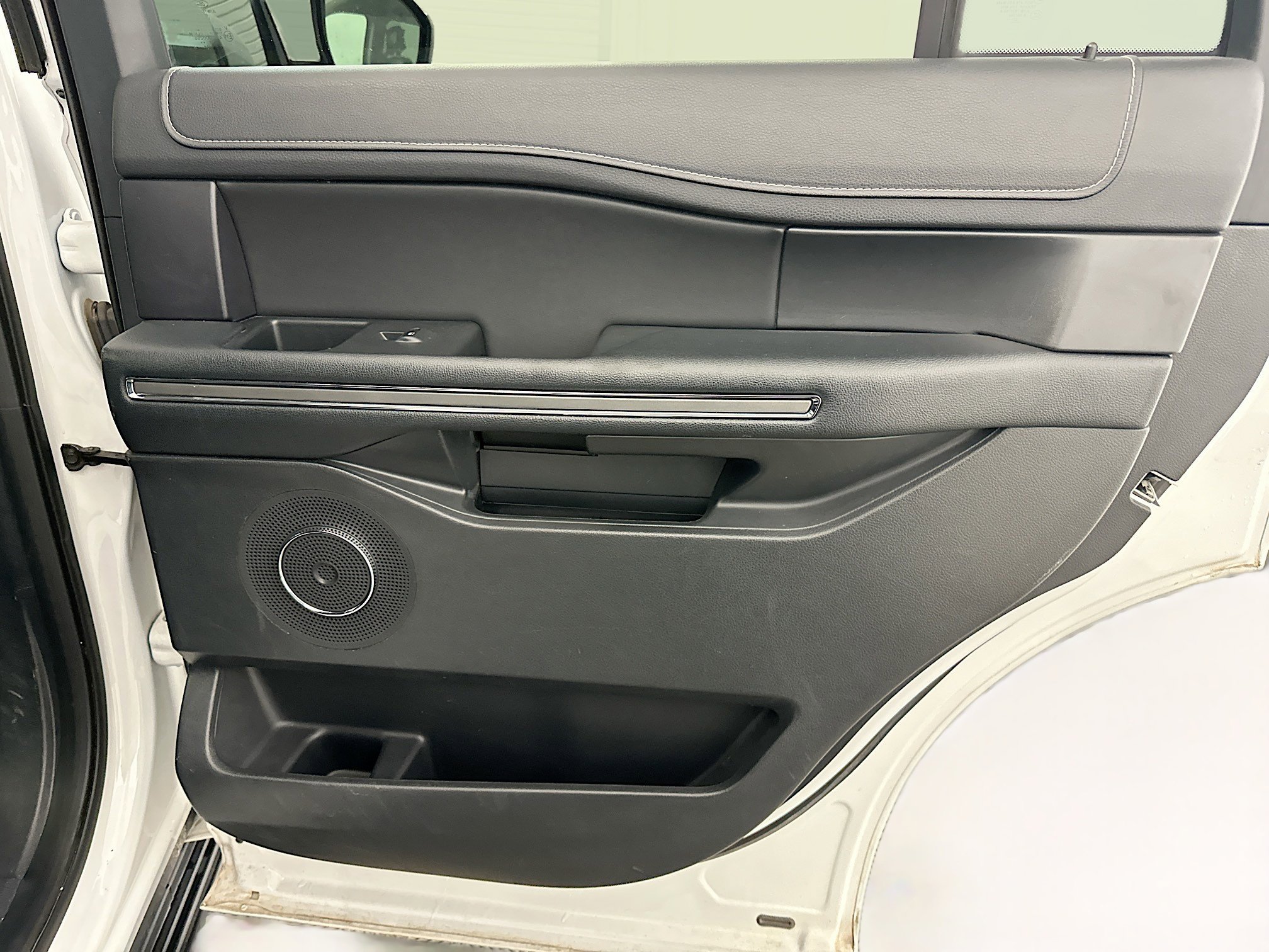 Used 2024 Ford Expedition XLT image 33