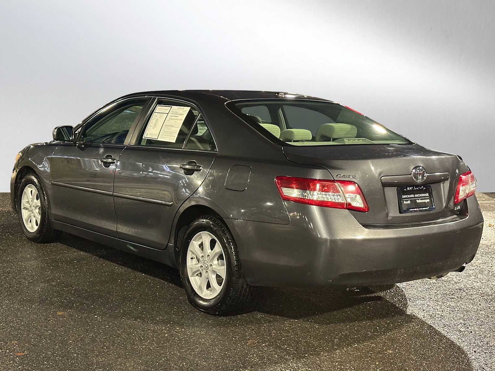 Used 2011 Toyota Camry LE image 5