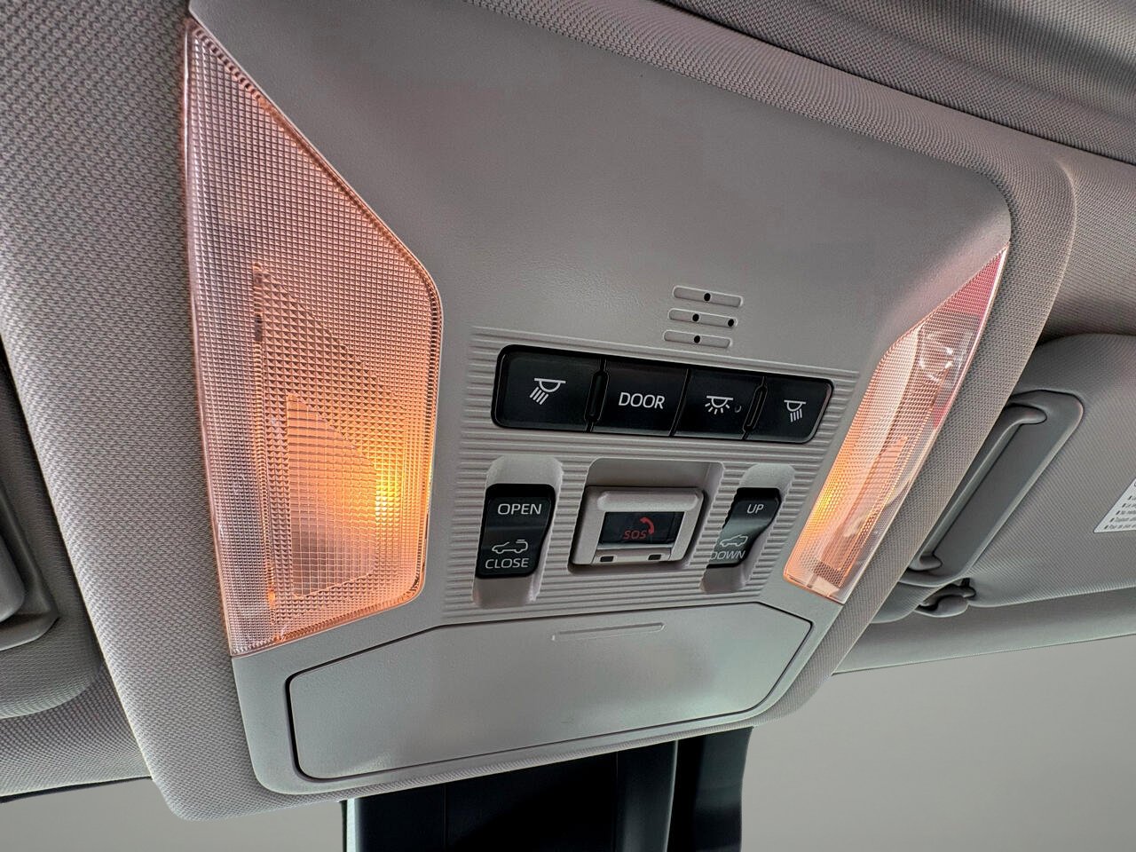 Used 2021 Toyota RAV4 XLE w/ Convenience Package image 21