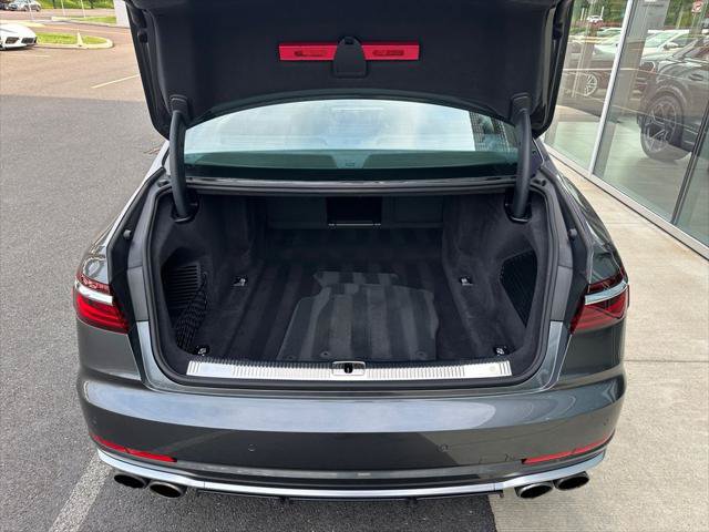 Certified 2023 Audi S8 AWD/4WD image 32