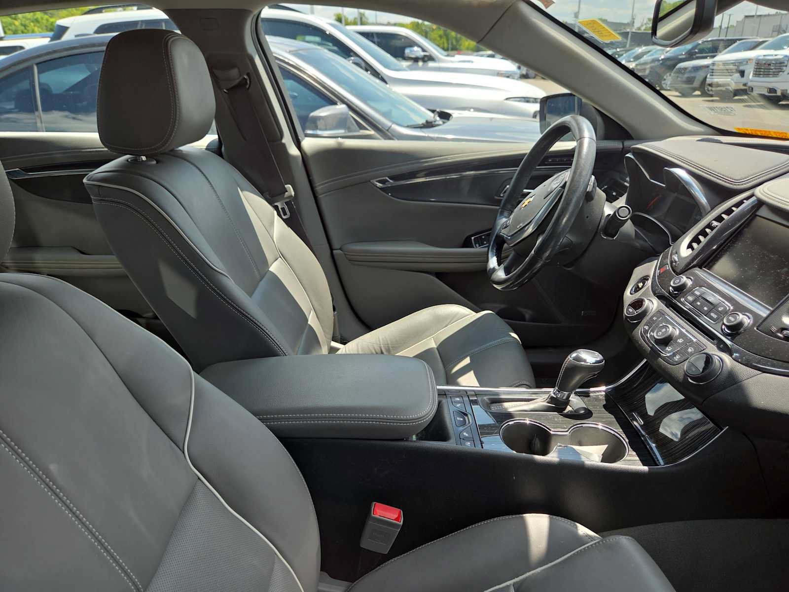 Used 2017 Chevrolet Impala Premier w/ Enhanced Convenience Package FWD image 9