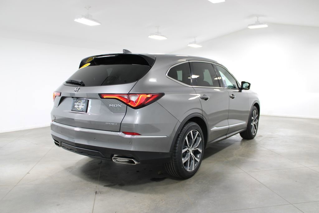 Used 2023 Acura MDX SH-AWD w/ Technology Package image 10