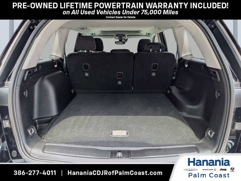 Used 2023 Jeep Grand Cherokee Laredo AWD/4WD image 12