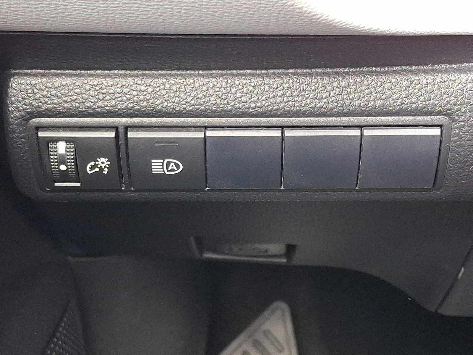 Used 2021 Toyota Corolla SE FWD image 25