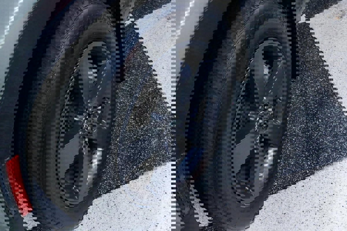 Used 2020 Land Rover Defender 110 SE image 39