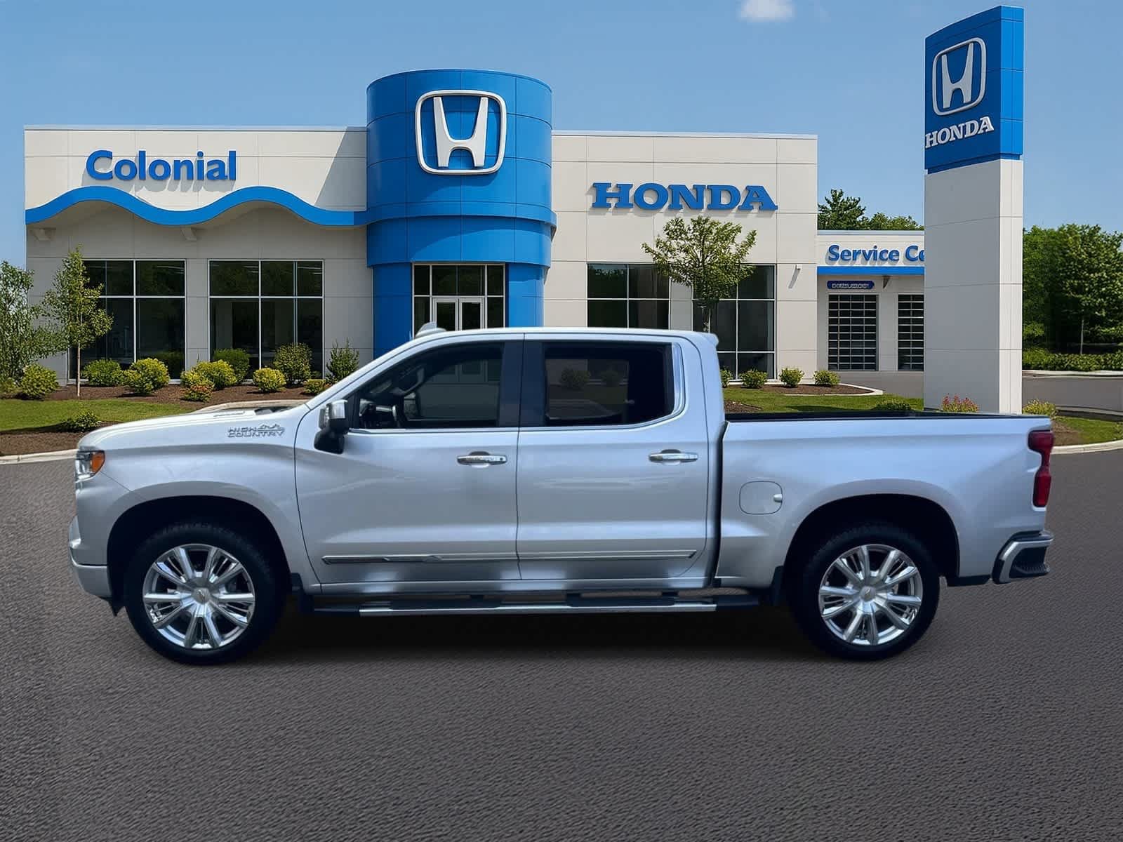 Used 2022 Chevrolet Silverado 1500 High Country AWD/4WD image 3