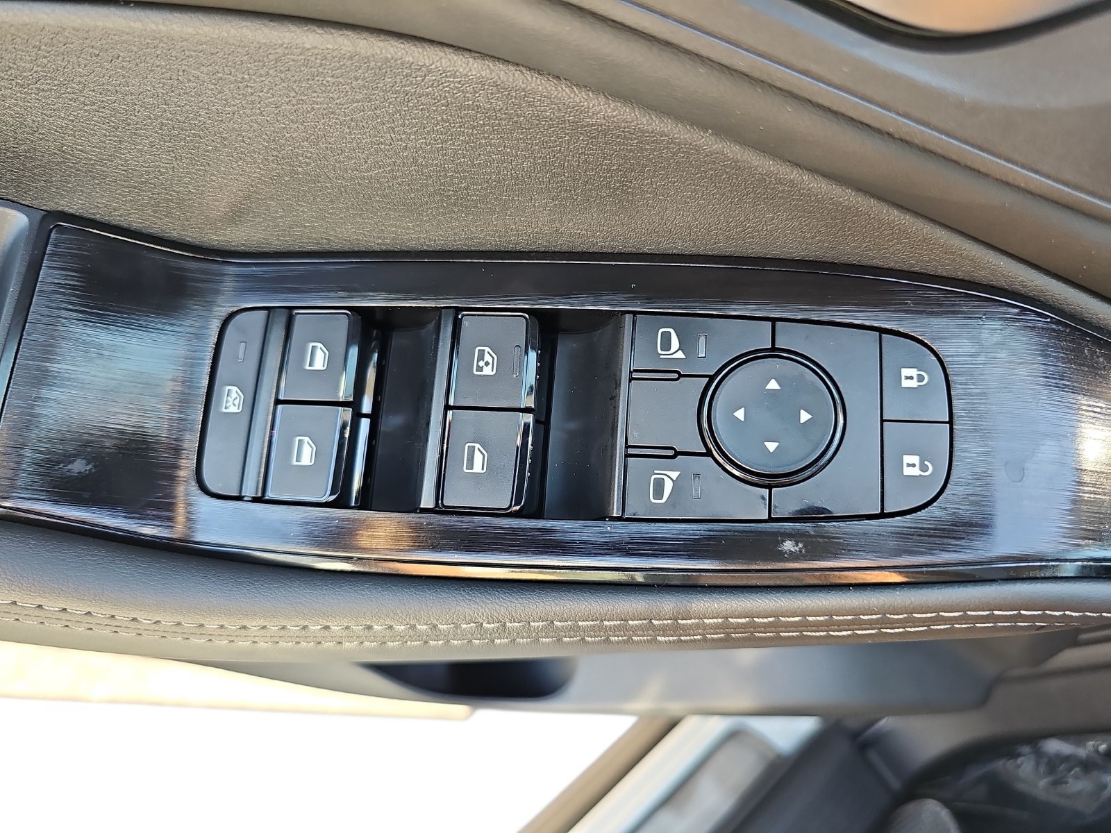 New 2027 Nissan Rogue Dark Armor FWD image 26