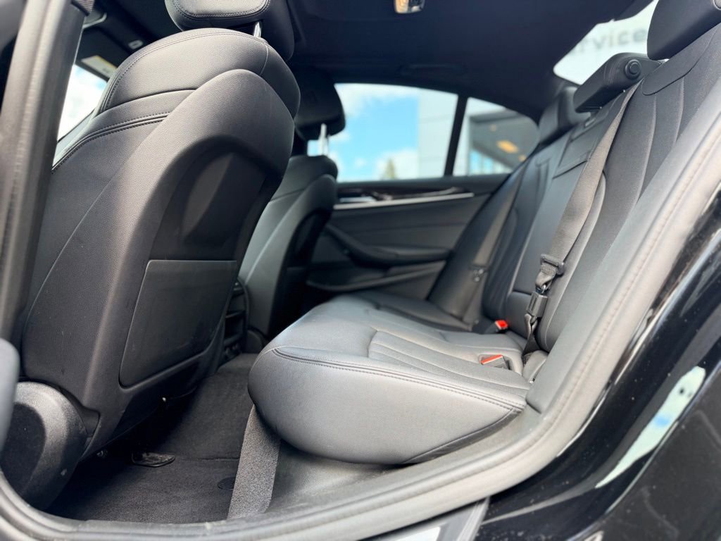 Used 2019 BMW 530i xDrive w/ Convenience Package AWD/4WD image 14